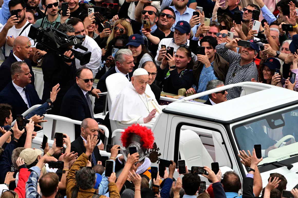 Pope Francis Calls for Gaza Ceasefire in Easter Message Amid Health Struggles