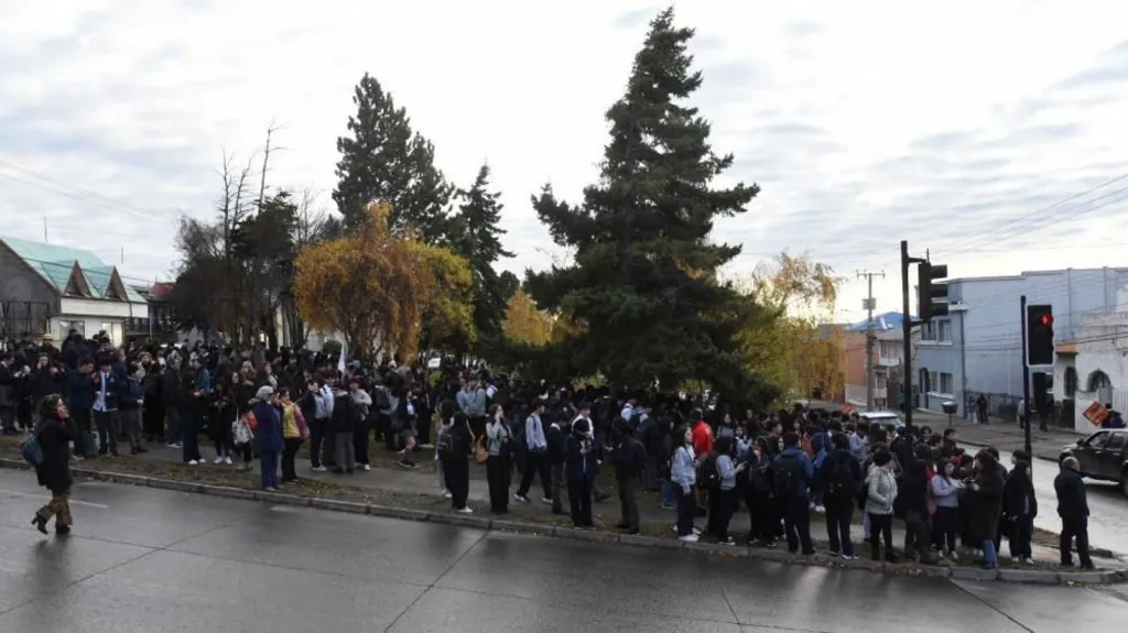 Chile and Argentina Respond to Tsunami Threat Following 7.4 Magnitude Earthquake